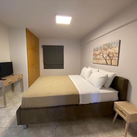 Orama Rooms 2 Каламата Екстериор снимка